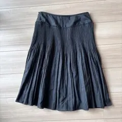 BURBERRYのブラック プリーツスカート
