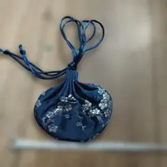 和柄 巾着袋 紺色 花柄 ハンドメイド