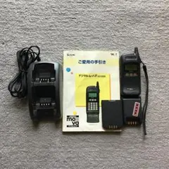 デジタルムーバF101 本体 充電器付き（ジャンク品コレクションにどうぞ）