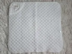 クマ刺繍付きホワイトブランケット