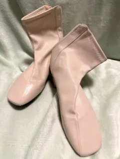 ベージュ 合成皮革 ショートブーツ 中ヒール