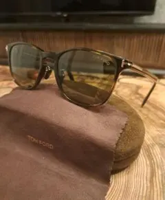 未使用】TOM FORD TF290 Rock 52N サングラス 付属品完備 - メルカリ