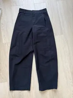 ユニクロ　バレルレッグパンツ　ブラック　S