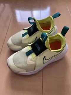 【記名なし】Nike ナイキ　キッズスリッポンシューズ イエロー　17.5cm