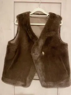 ブラウンファーベスト ボタン付き