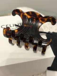 2026年最新】celine ヘアクリップの人気アイテム - メルカリ
