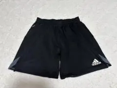 adidas ハーフパンツ　黒
