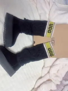 【新品・未使用】UGG ケーブル編みデザインブーツ