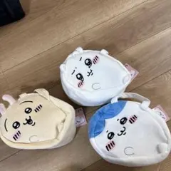 ちいかわ　ハチワレ　うさぎ　ふわふわバッグねそべり