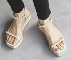LE TALON 4センチパールプラットサンダル Sサイズ