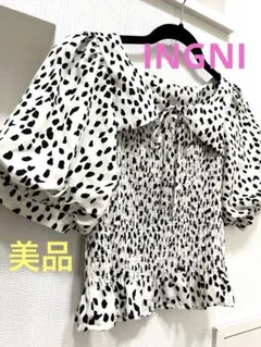 INGNI イング ダルメシアン柄　ドット柄　シャーリングトップス 半袖ブラウス