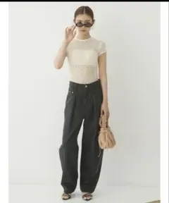 LILYBROWN ハイウエストタックデニムパンツのサムネイル
