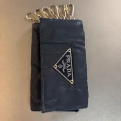 ★大幅お値下げ★PRADA ネイビー キーケースのサムネイル