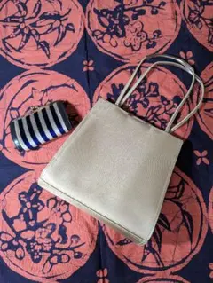 POLA　記念品　シルキッシュプチバッグとがま口財布（ストライプ柄）2点セット