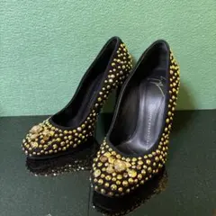 た1 GIUSEPPE ZANOTTI オープントゥ ゴールドスタッズ パンプスのサムネイル