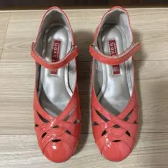 【未使用】アラヴォン バイ ニューバランス エナメルパンプス 日本製 23cmのサムネイル