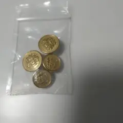 金色の4穴ボタン4個セット