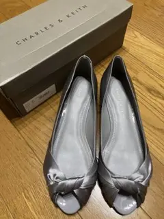 CHARLES&KEITH チャールズ&キース オープントゥ パンプス 未使用のサムネイル