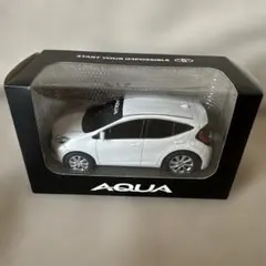 トヨタ/新型AQUA/アクア/サンプルミニカー/プラチナホワイトパール
