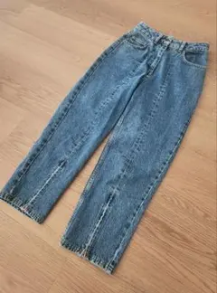 【美品】AALTO ジップヘムデニムのサムネイル