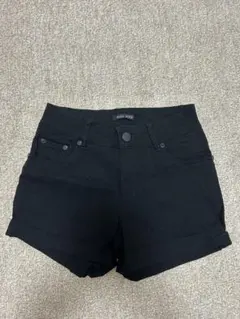 ブラック ショートパンツ