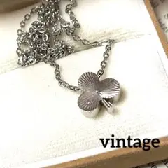 ヴィンテージ　三つ葉のネックレス