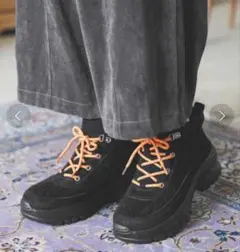 ニコアンド　オリジナル異素材切り替えショートブーツ　ブラック　新品のサムネイル
