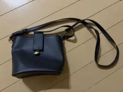 ショルダーバッグ 黒 シンプル