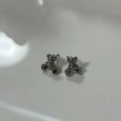 ピアス クマ シルバー