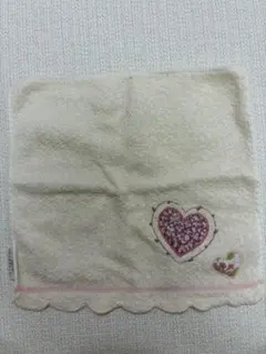 【リバティ】ハート柄　タオルハンカチ