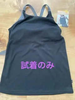 ヨガウェア カップ付き タンクトップ ブラック Mのサムネイル