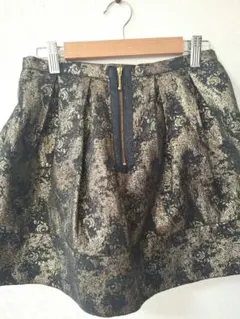 【Sサイズ】バラ模様花柄ミニスカート 黒/金