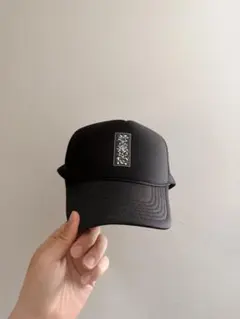 ブラック キャップ 帽子 刺繍デザインのサムネイル