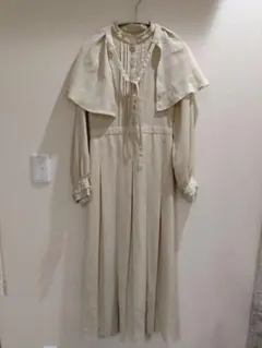 美品！LILY BROWN ロングワンピース　アイボリー