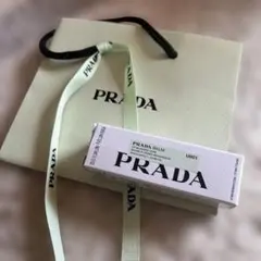【新品未使用 ショッパー付き】PRADA リップバーム U001
