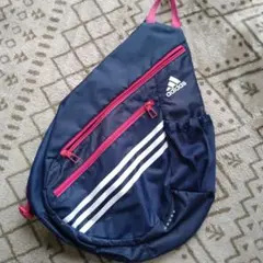 adidas ショルダーバッグ　アディダス