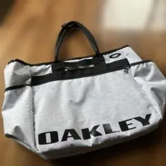 OAKLEY ゴルフバッグ　　　　ボストンバッグ グレーのサムネイル