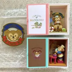 【新品未使用】ディズニー　ダッフィー 20周年　フィギュア　2種+ステッカー