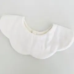 オーガニックコットンの花びらスタイ ホワイト＊ハンドメイド