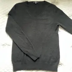 UNIQLO カシミヤ　黒　Ｖネックセーター　ニット　Mサイズ