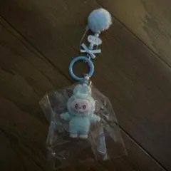 ラブブキーホルダー ポンポン付き