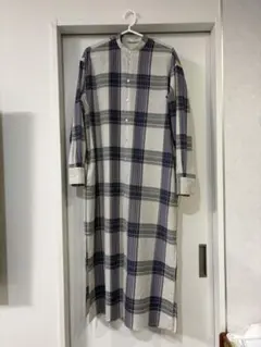 AURALEE チェック柄 カラー ロングシャツワンピースのサムネイル