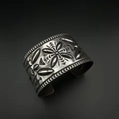 Navajo Stanley Parker パイロットマウンテン　バングル Navajo Stanley Parker パイロットマウンテン バングル Navajo
