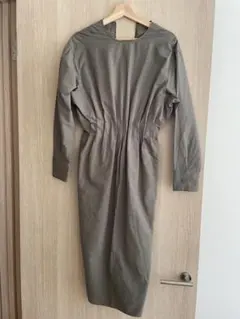 ミラオーウェン　ロングワンピース　カーキ