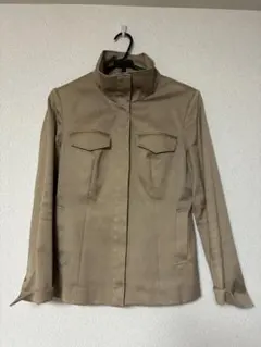 【MICHEL KLEIN】スタンドカラージャケット　光沢感のあるベージュ