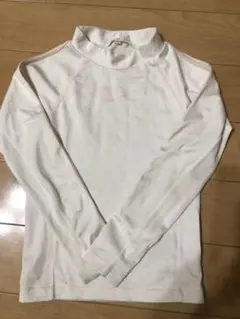 女の子・ラッシュガード・水着・XSサイズ（120〜130㎝）中古