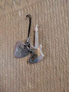 新品☆V系☆バロックvs vistlip☆ピック☆ストラップ☆アイボリー 12/31