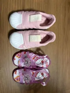 adidas ピンク スニーカー　キティちゃんサンダル