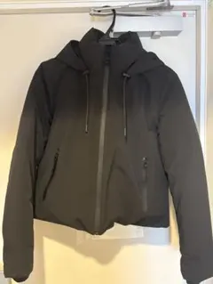 ZARA ダウンジャケット（zara cropped winter parka）