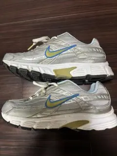 レディースNIKE INITIATOR シルバー ブルー スニーカー24㎝のサムネイル